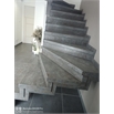 thumbnail après escalier béton habillé